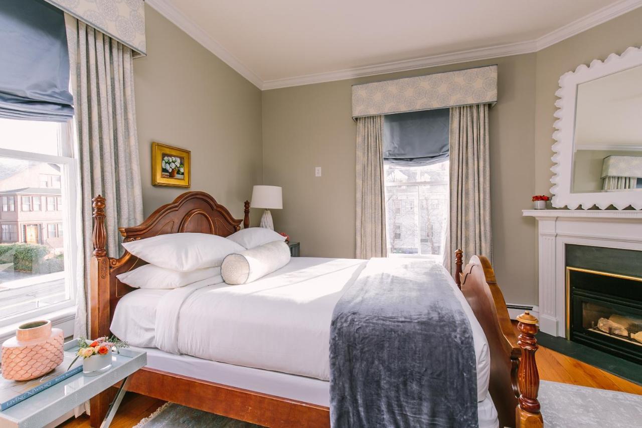 The Bayberry Bed & Breakfast Newport Exterior photo