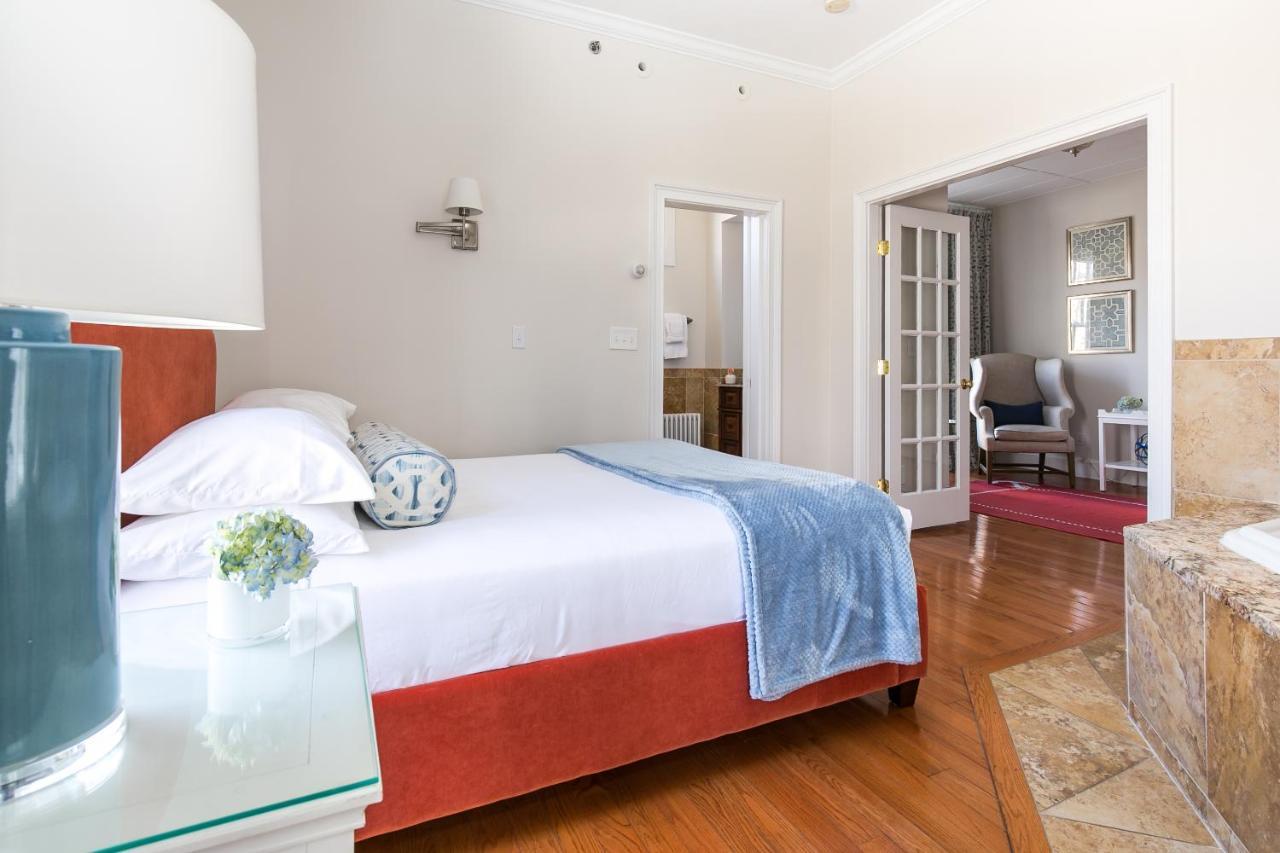 The Bayberry Bed & Breakfast Newport Exterior photo