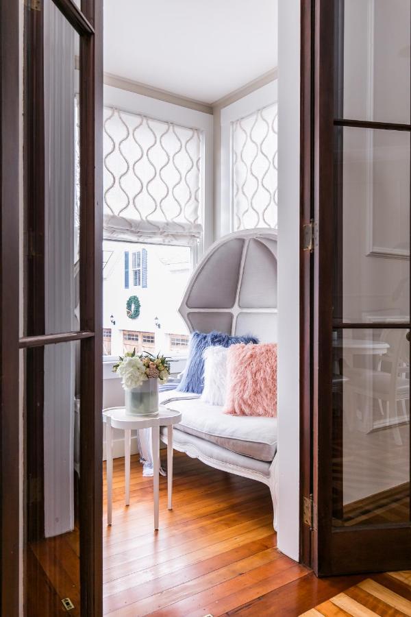 The Bayberry Bed & Breakfast Newport Exterior photo
